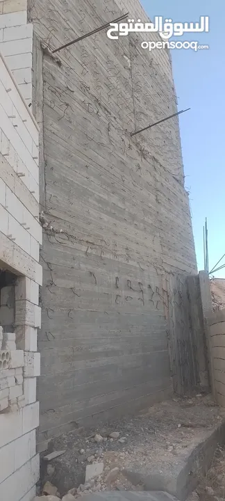 عماره سكنيه في صالحية العابد مكونه من أربع طوابق  وكراج وبئر ماء 60 متر وكوشان مستقل جميع الخدمات