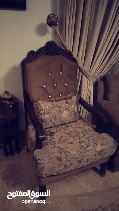 كنب للبيع بحاله ممتازه