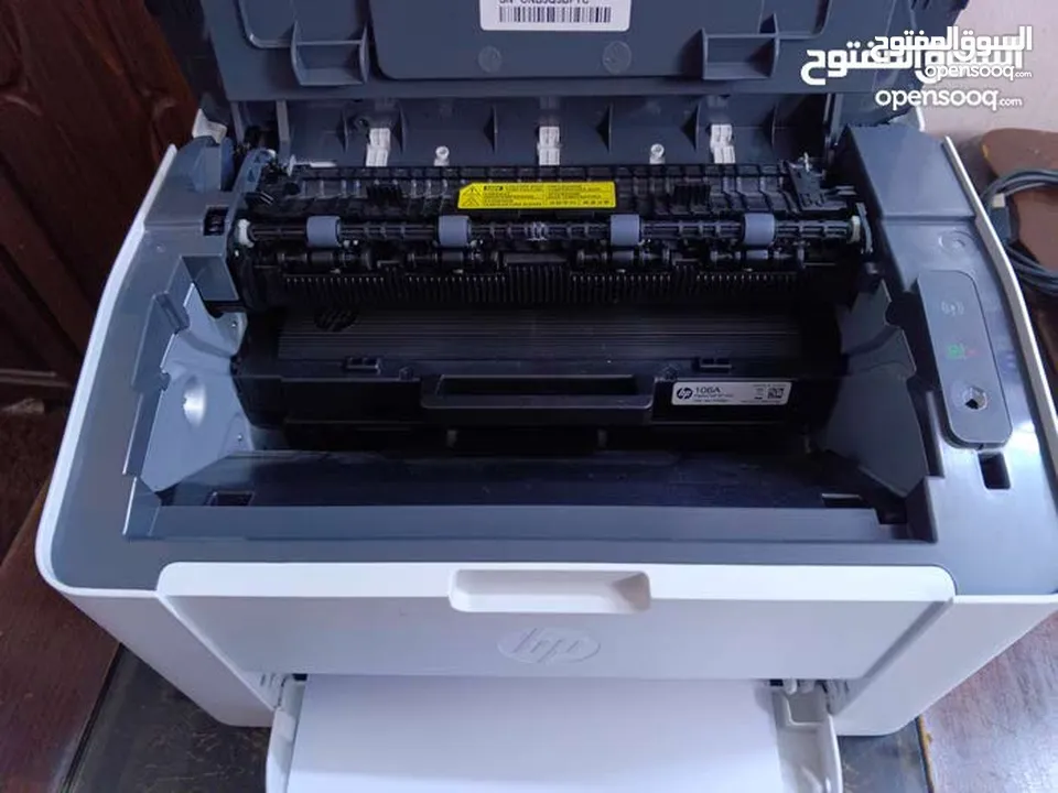 طابعة HP107W ليزر للبيع المستعجل