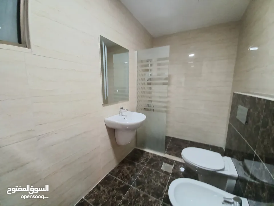 شقة مفروشة للإيجار في عبدون  ( Property 32248 ) سنوي فقط