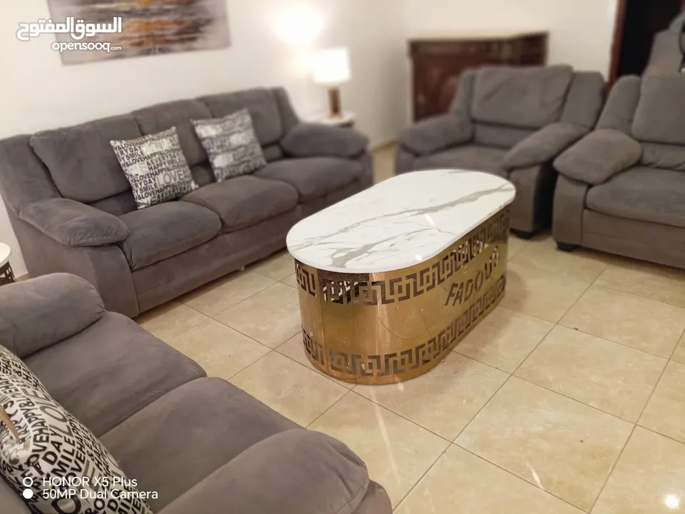 طقم كنب New classic استيرادمصري تفصيل9 مقاعدمصنوع من اجود انواع الخشب الزان الصلب  بالكامل