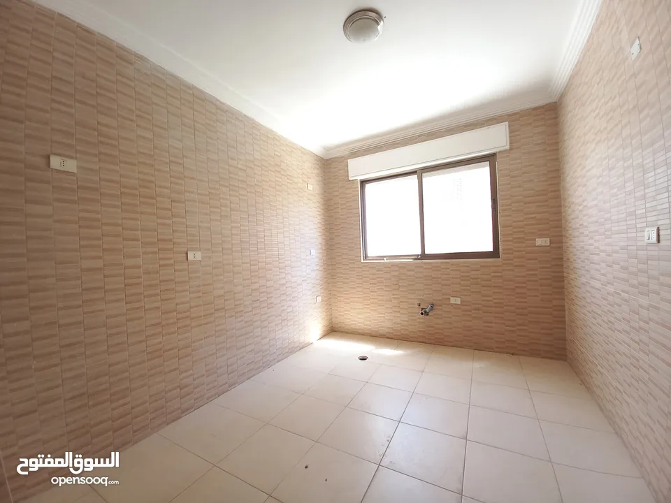 Unfurnished Apartment For Rent In Al Swefiyeh  ( Property 33706 )-174813212