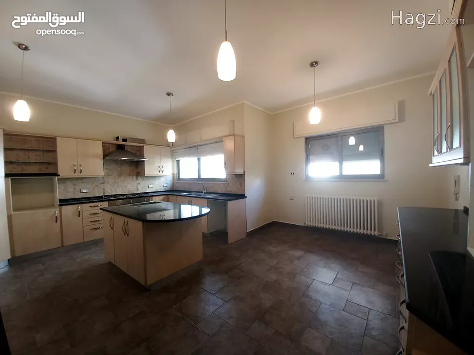 شقة غير مفروشة للإيجار 320م2 ( Property 17793 ) سنوي فقط