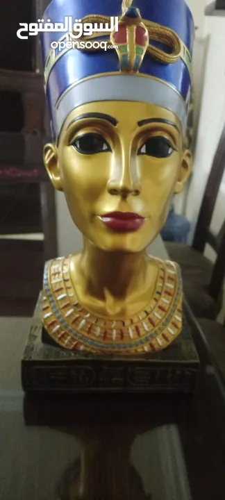 3 قطع تحف من مصر للبيع للإستفسار الاتصال على الرقم