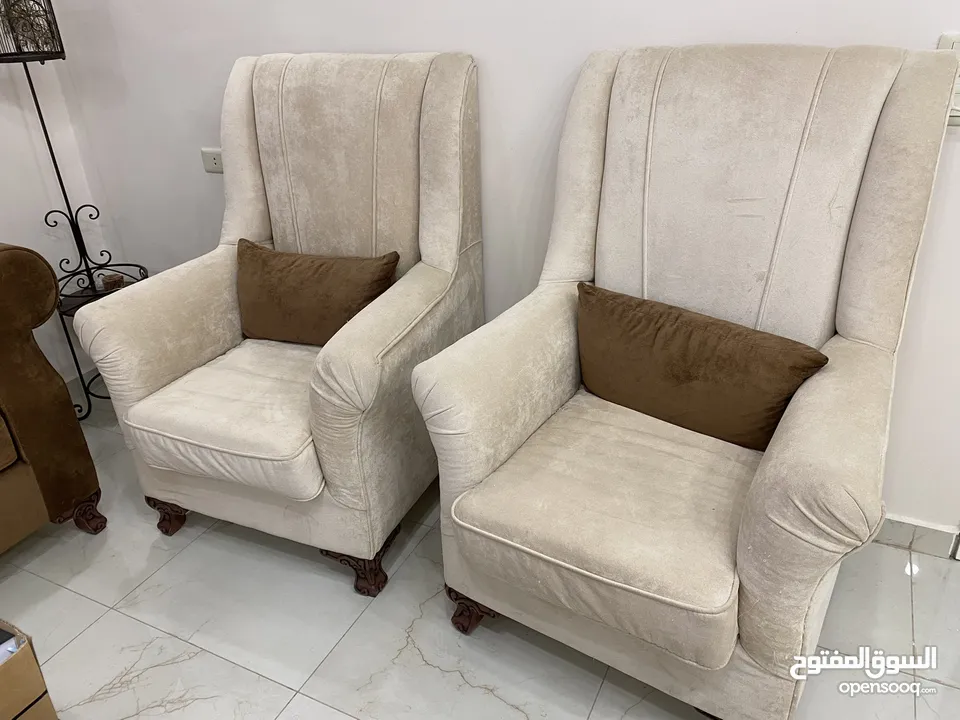 كنب صالون بحالة جيدة 7 مقاعد