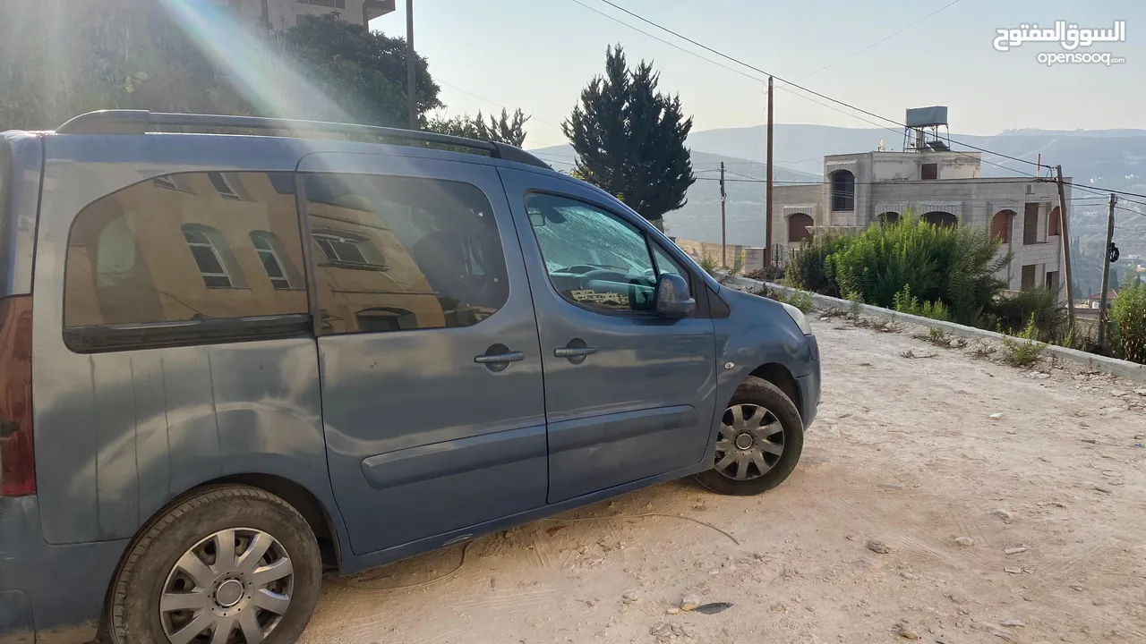 بيجو براتنر 2012  للبيع كاش