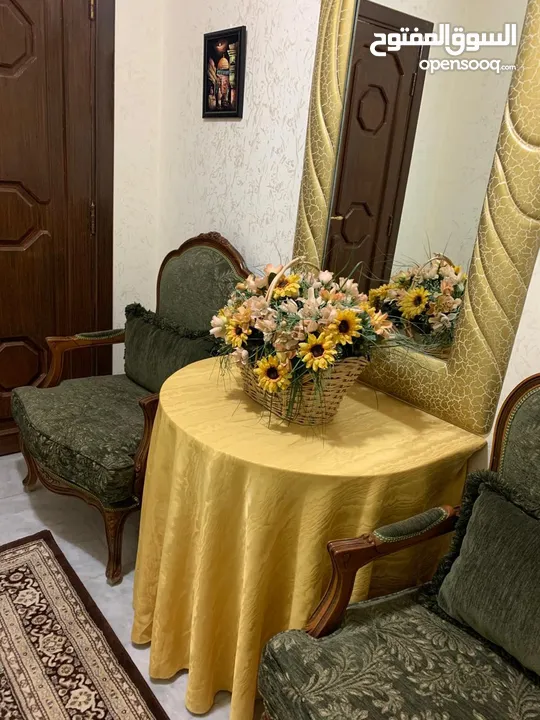 فيلا مستقلة للبيع الرابيه على مساحة ارض دونم تصلح لسكنتين  كل طابق 350 م