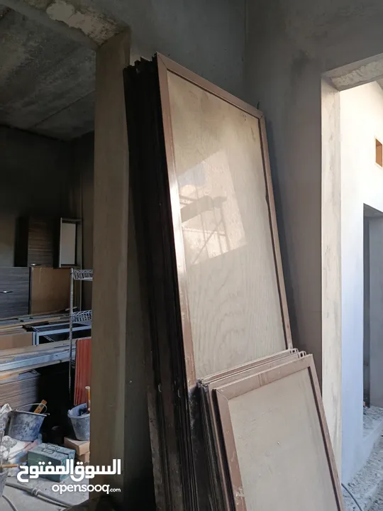 **للبيع نوافذ وأبواب  (دبل قلاص)**