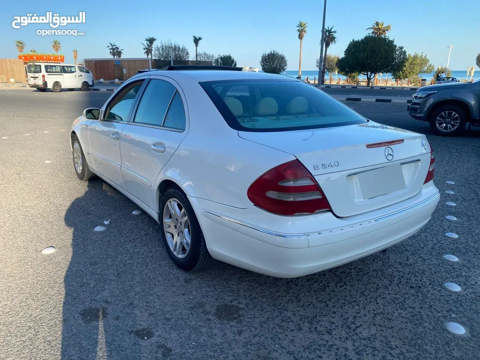 كالجديدة مرسيدس e240 موديل 2005 صبغ وكاله عداد 136 ألف كم فقط بينه سنه كامله