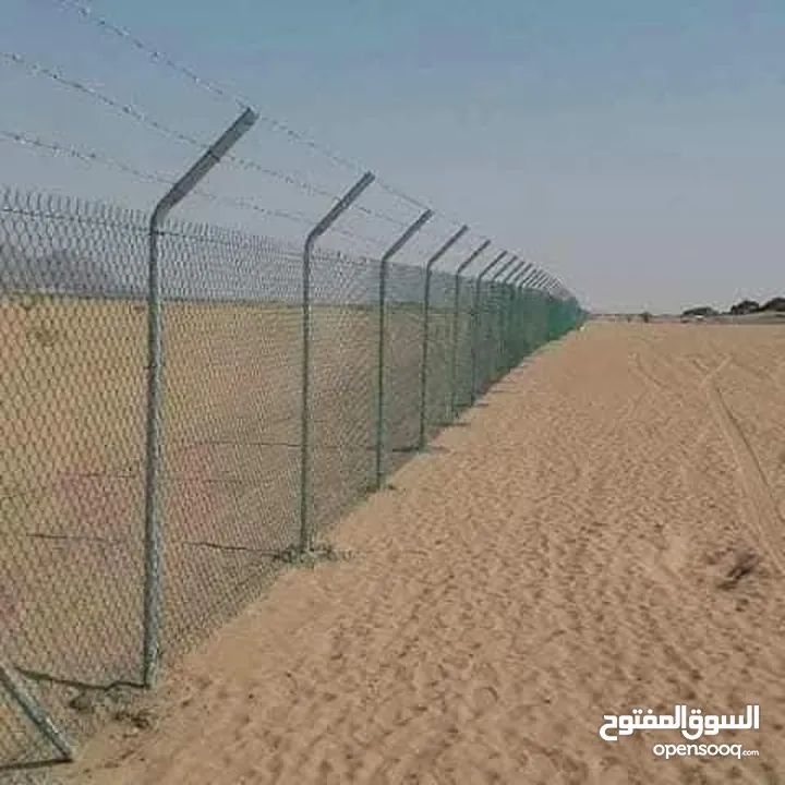 تشييك مزراع وعمل سلاسل الحجرية وبناء شاليهات وبيوت وصيانة جميع انواع صيانة بالبيوت والمزارع