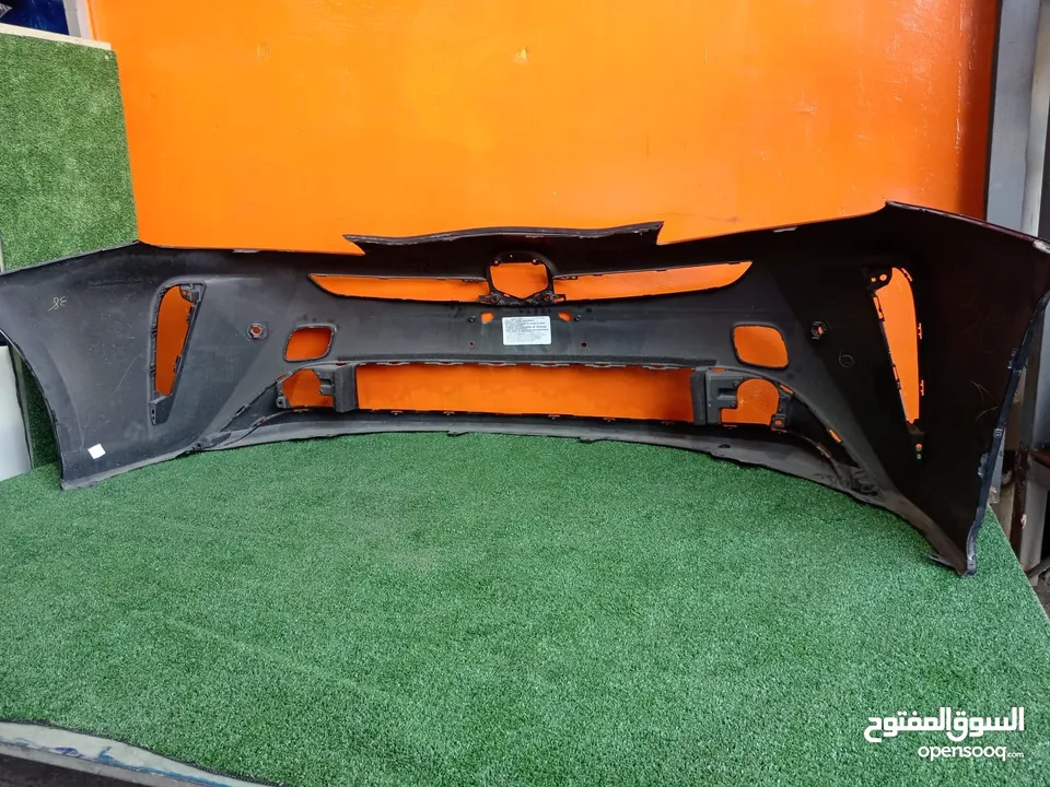 طمبون امامي تويوتا بريوس 2019-2022  Toyota Prius 2019/2022 طمبون امامي مستعمل اصلي لون اسود