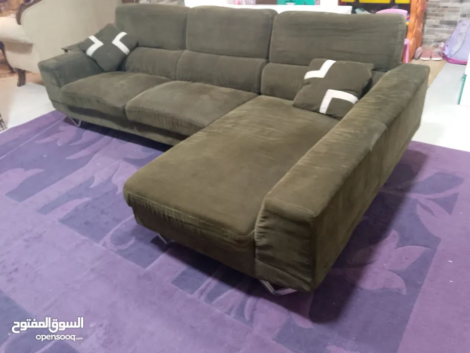 طقم كنب ضيوف و كوانر و طقم معيشة خشب سويد