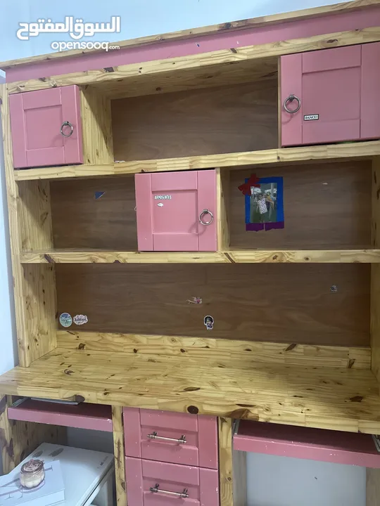 كومودينا و مكتبة لغرفه نوم