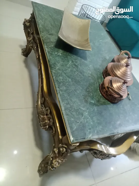 طقمين كنب للبيع بحاله جيده  سعر الطقمين 120دينار