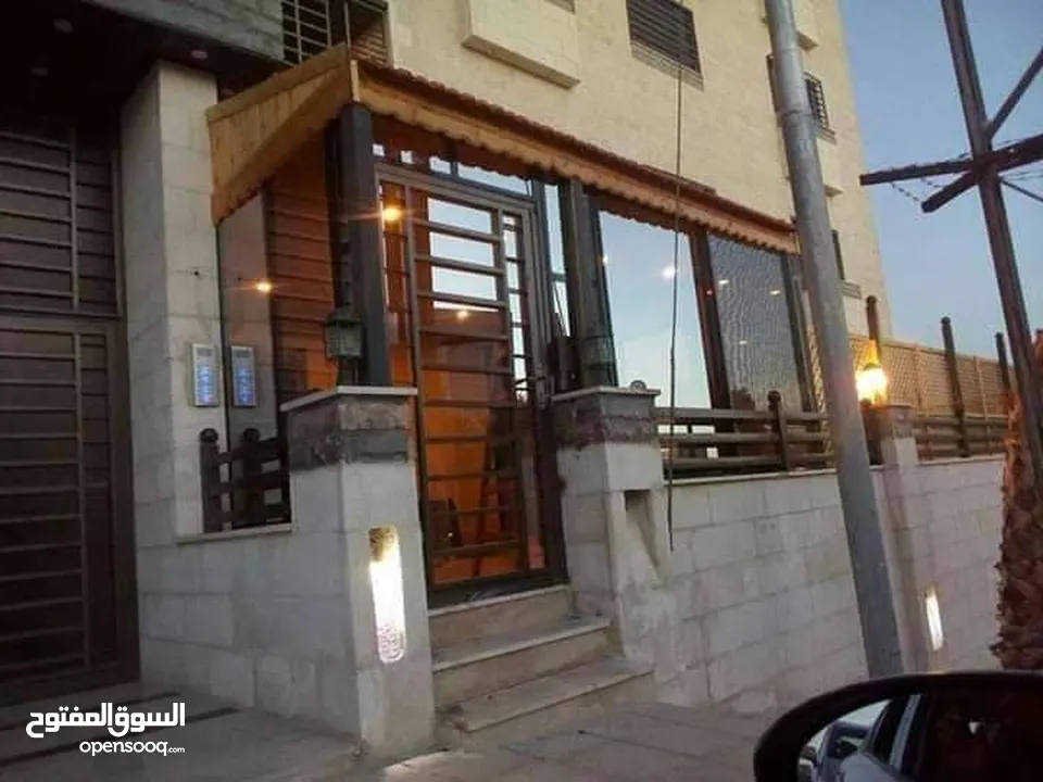 أعمال الألمنيوم شبابيك مقطع فلسطيني وخاص وكيرتن وال وفولدينج وسكوريت وسكاي لايت والكبوند والصيانة