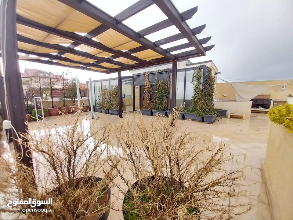 شقة غير مفروشة للإيجار 375م2 ( Property 19249 )-175072681
