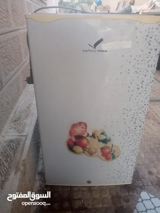 ثلاجة مكتب