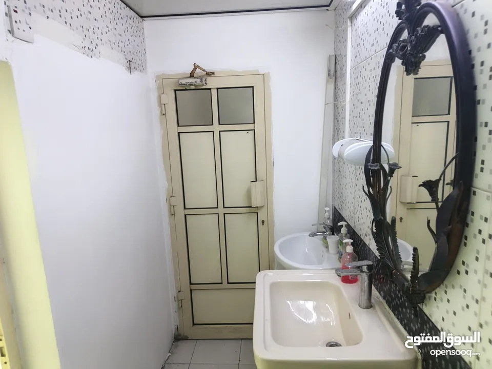 Three Shutter Runing Restaurant 2400 Bhd