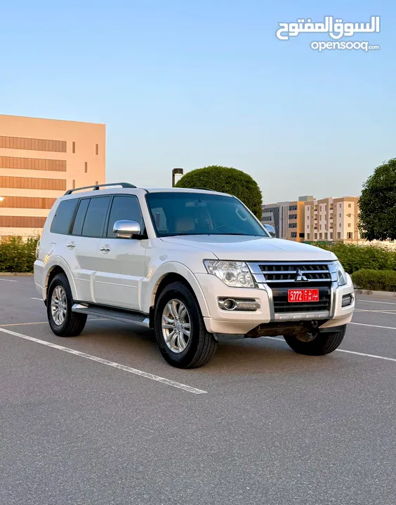 Suv Pajero2020 nossan patrol 2021land cruiser 2024 for more information please call us
