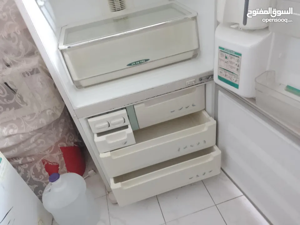 ثلاجه للبيع
