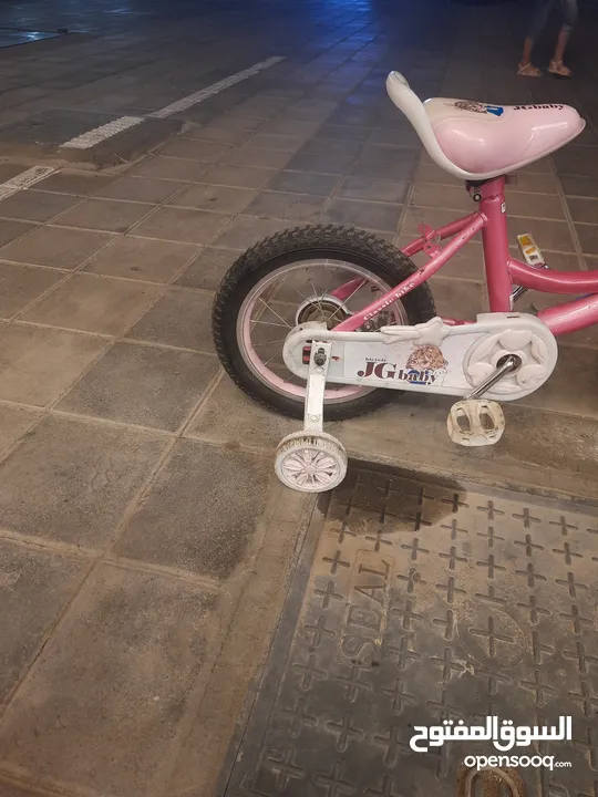 urgent sale kids cycle for age 4 to 5 years