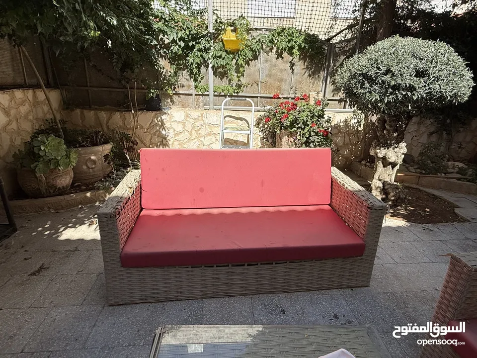 طقم رتان لون بيج و احمر