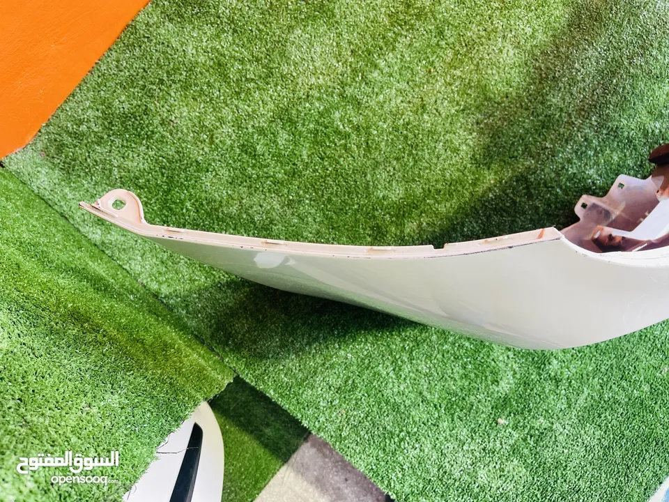 طمبون اماميم ستعمل تويوتا بريوس 2019-2022 Toyota Prius 2019-2022 مستعمل اصلي لون ابيض لؤلؤي