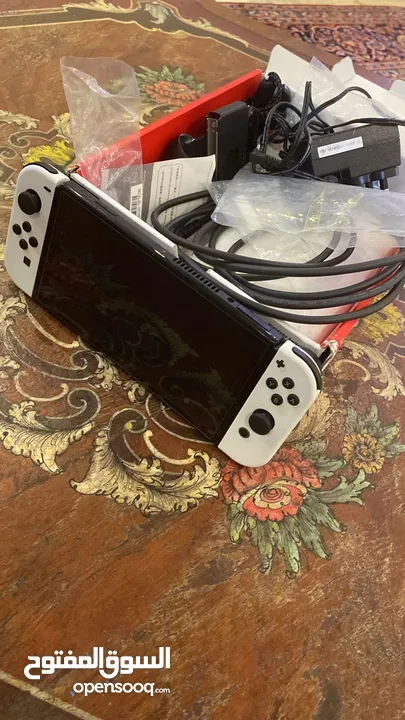 LIKE NEW - Nintendo Switch OLED