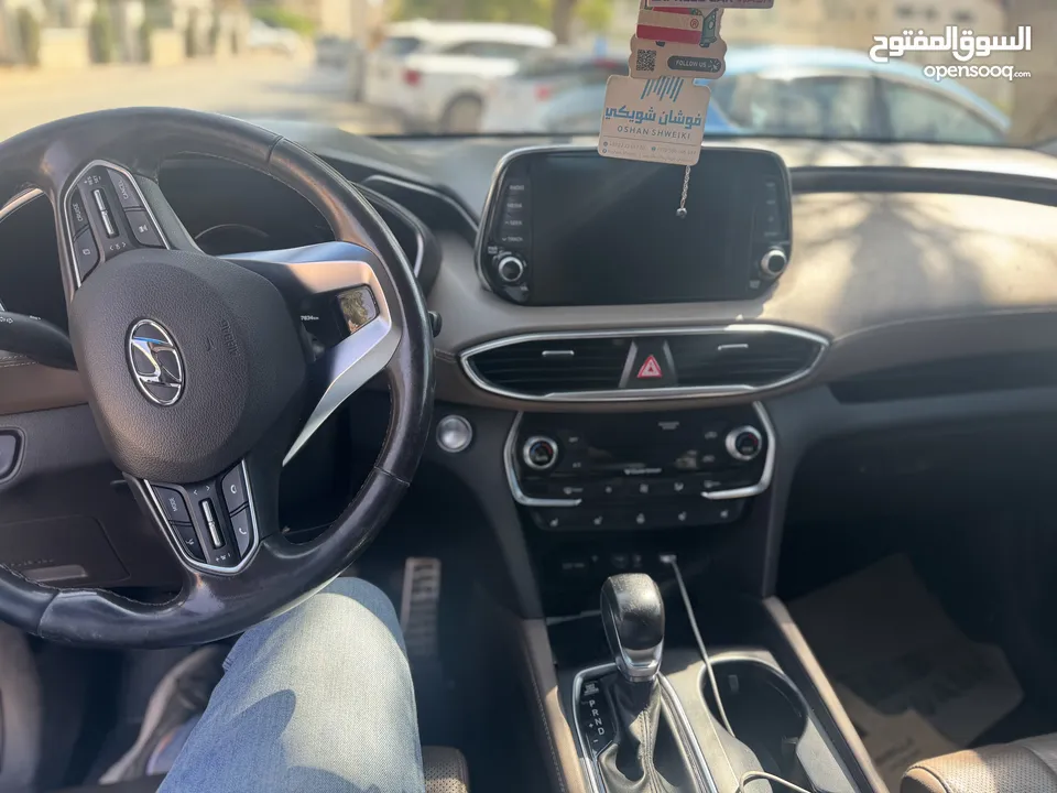 هونداي سنتافيه ون مليون موديل 2018   مطور 2200 ديزل  ترخيص وتأمين شامل لشهر 4 فحص دهانات تجميلي