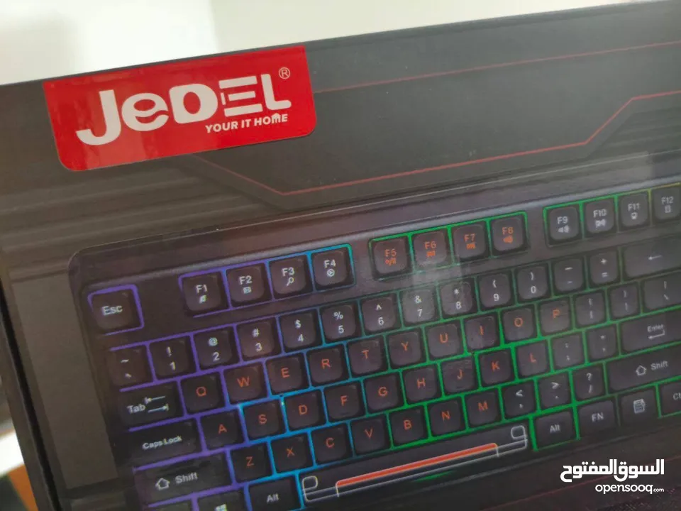 كمبيوتر جهاز كامل متكامل فقط وصّل شغل واستمتع