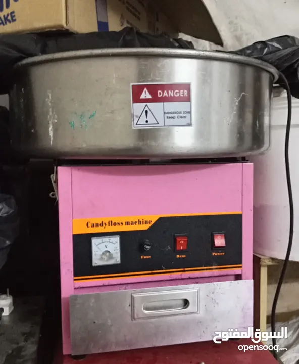 ماكنات جديده بس مستخدمه لمدة شهرين للبيع ماكينة شعر بنات وماكنة بوشار وماكنة ناتشوز وهم بحاله