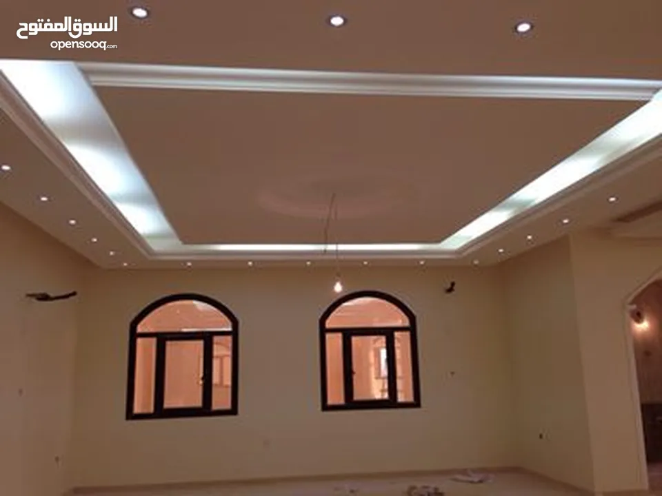 عماره من ثلاثه طوابق قرب الطريق ااسريع