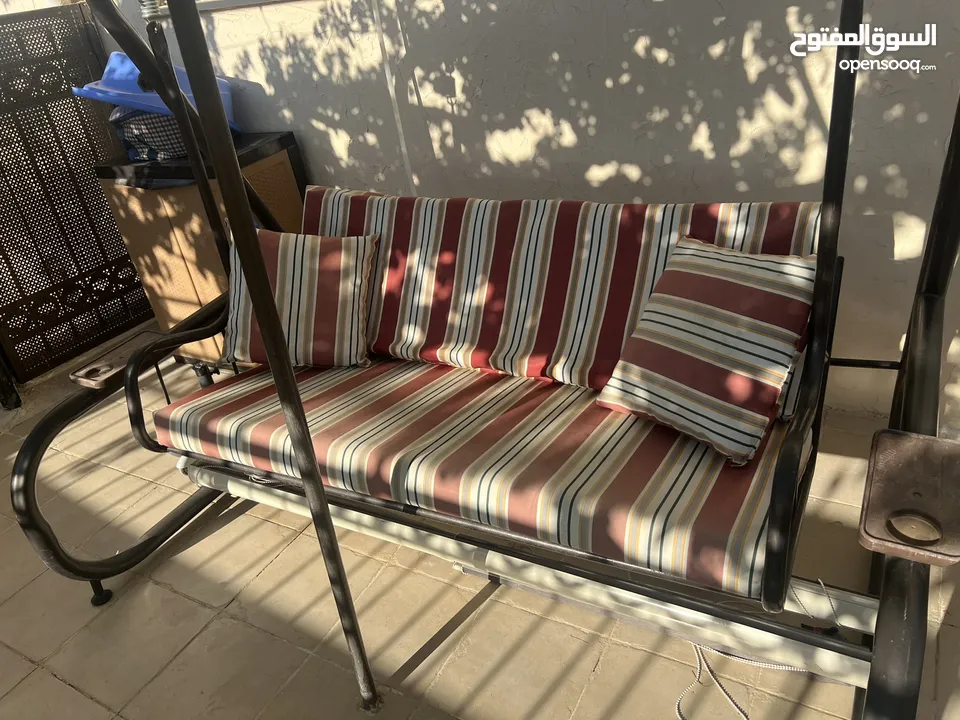 طقم راتان ومظلة ومرجيحة
