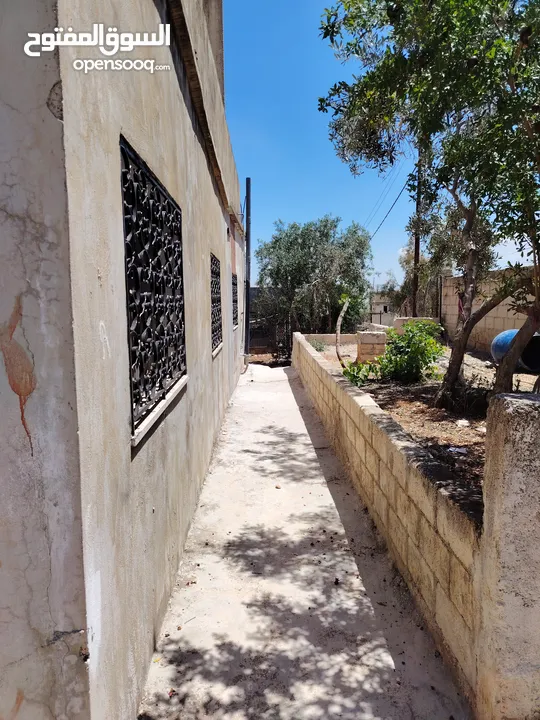 منزل للبيع مرخص مساحة البناء 155، عليه نص دونم