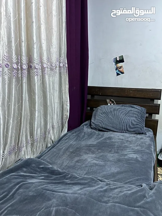 غرفه نوم فخمه وانيقه مفرده شبه جديده خشب عيار ثقيل اقرء الوصف كامل مشان تستفادو واذا بدكم فيديو كمان