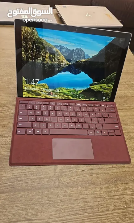 اخف جهاز لابتوب في العالم  Microsoft Surface Pro بسعر خرافي