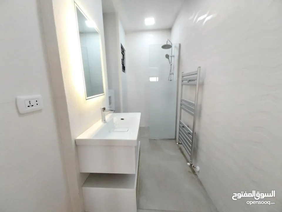 Apartment for rent in jabal Amman  ( Property 32348 )-174830670