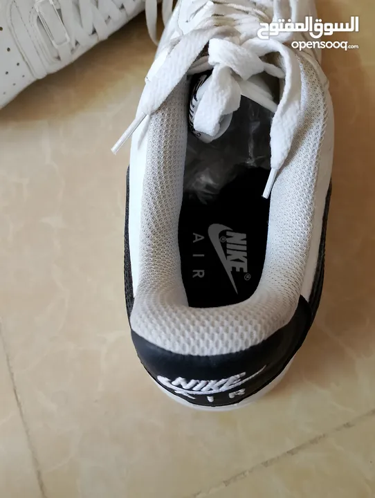 حذاء .Puma  اصلي بحال الوكاله لساته جديد وارد أروبي  الواحد ب 35