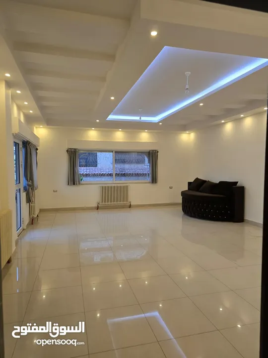 شقة فارغة للإيجار في عبدون - ref : 14410