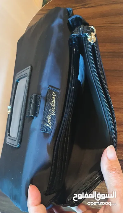 حقيبة يد - حقيبة كتف مع حزام سوداء من فيكتوريا سيكريت  Clutch Bag-Crossbody Bag Victoria's Secret