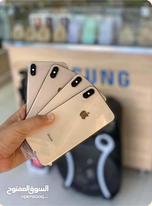 متوفر ايفونات XSMAX اصلي جيجا 64 و  256 متوفر توصيل وهدية كفر ولزقه وشاحن الاصلي