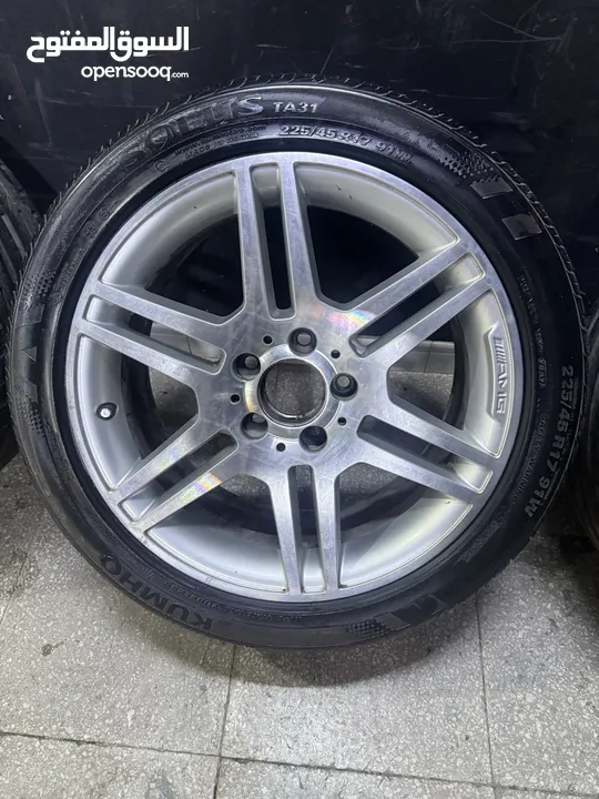 جنط مرسيدس w204 AMG  جنط بحالة ممتازه لا كسور ولا خشوط بحالة ممتازه حجم جنط 17 امامي رفيع خلفي عريض