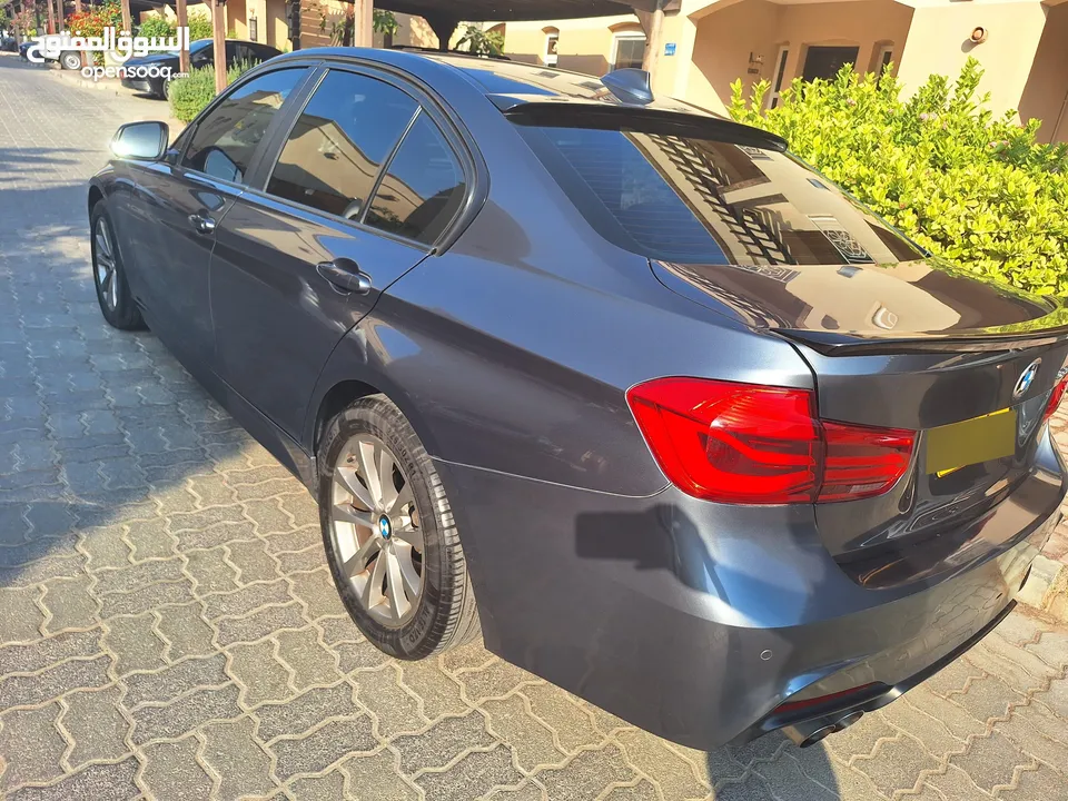 BMW 320i for urgent sale