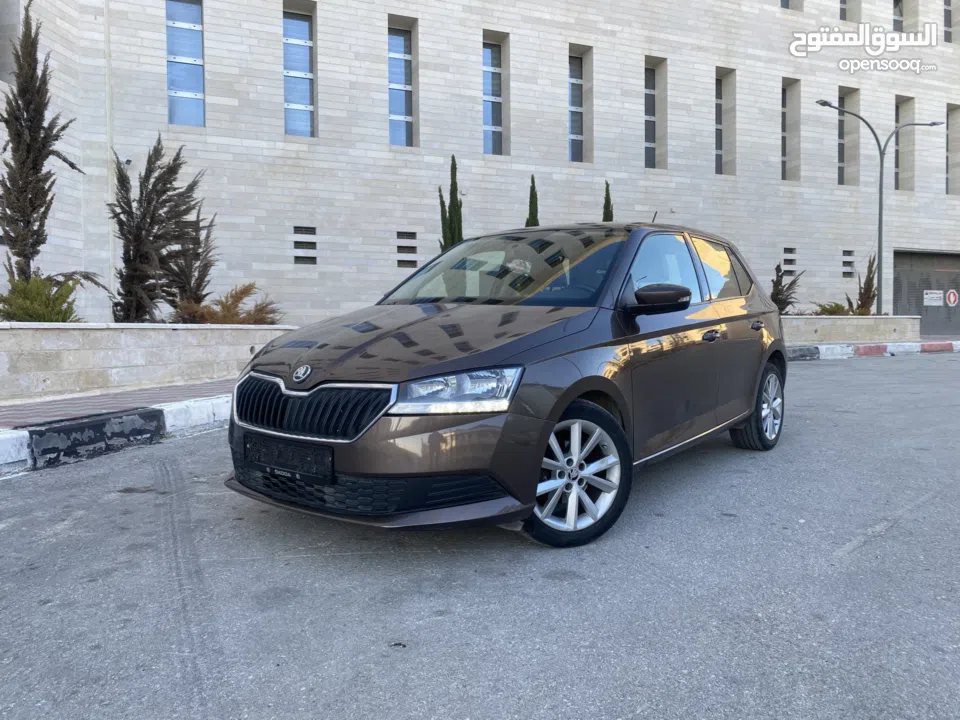 سكودا فابيا اوتومااتيك .. داخلية مميزة لون بيج بسعر مميز فقط 67 الف شيكل ..