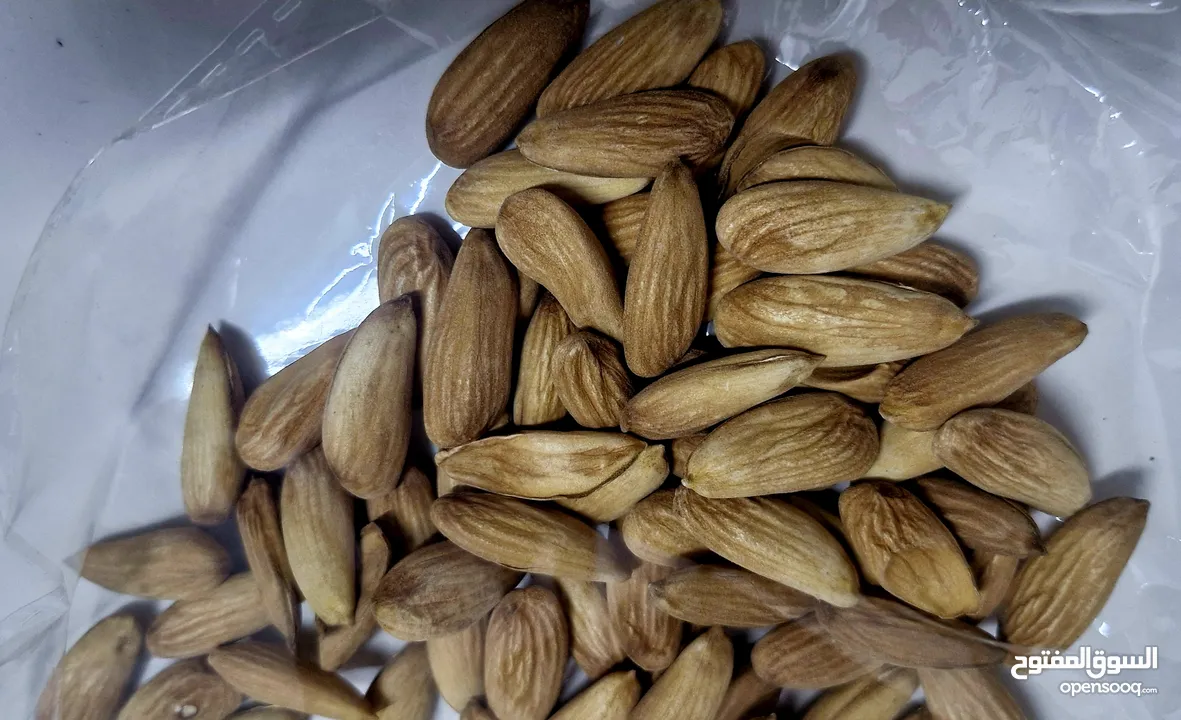 Almond 1kg اللوز