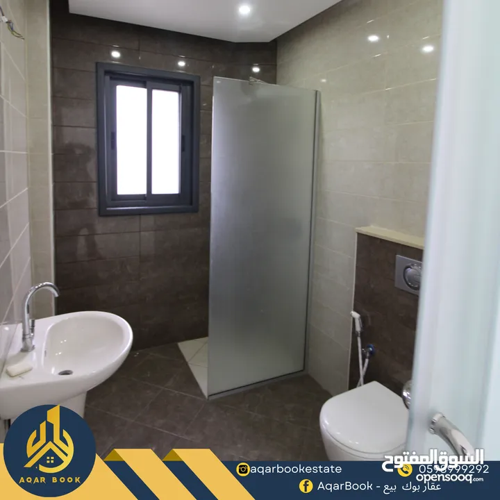 رووف تشطيب حديث سوبر ديلوكس للبيع