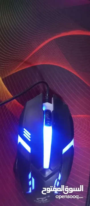 شاشة و مستلزمات pc للبيع