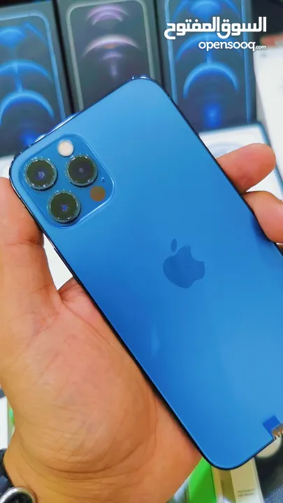 عرض العيد: iPhone 12pro 256gb هواتف نظيفة جدا بدون اي شموخ أو مشاكل بحالة الوكالة مع ضمان و الملحقات