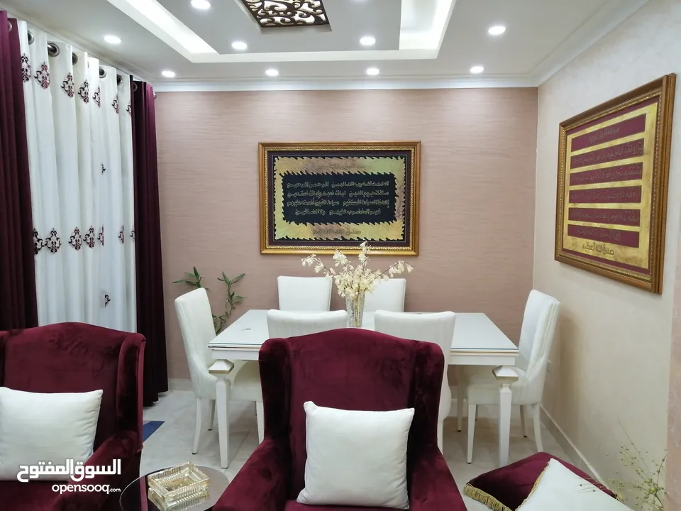 شقة سوبر ديلوكس للبيع في حي ابو الراغب بالمقابلين