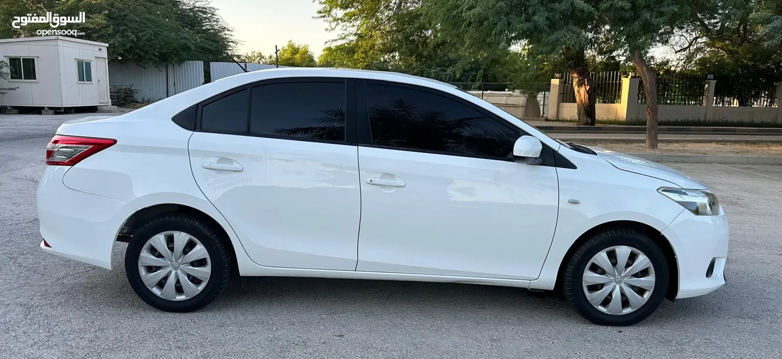 Toyota yaris 2016 neat and clean car